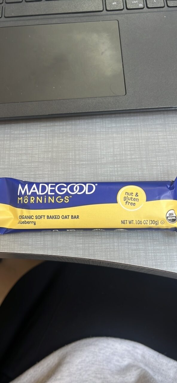 Organic Soft Baked Oat Bar Blueberry by MadeGood - Tier D kids snack