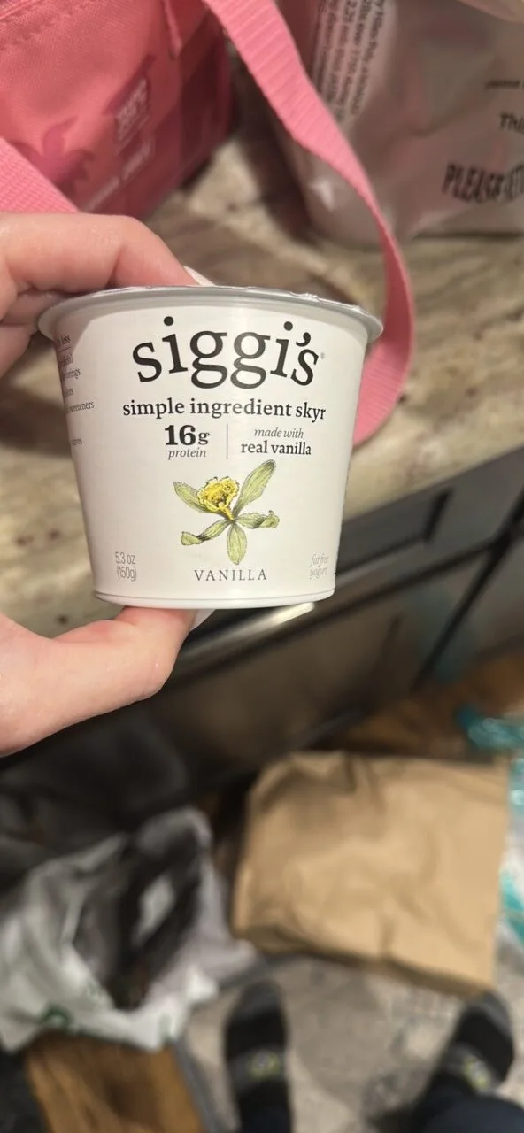 Simple Ingredient Skyr mini vanilla cup by Siggi's - Tier D kids snack