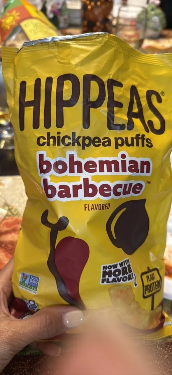 chickpea puffs bohemian barbecue flavored by Hippeas - Tier C kids snack