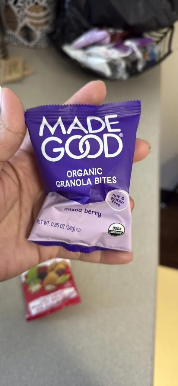 ORGANIC GRANOLA BITES mixed berry by MadeGood - Tier D kids snack