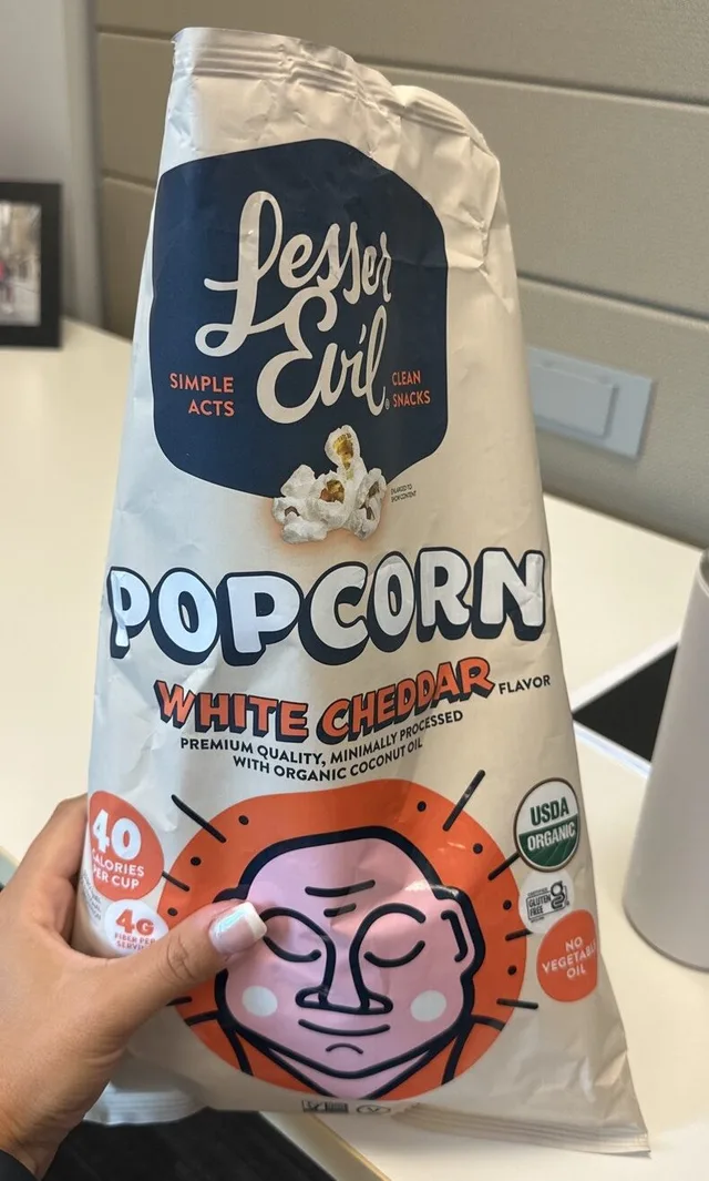 Popcorn White Cheddar Flavor by LesserEvil - Tier B kids snack