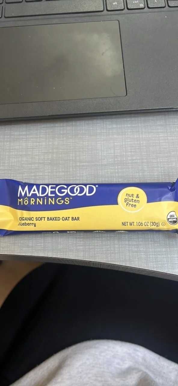 Organic Soft Baked Oat Bar Blueberry by MadeGood - Tier D kids snack