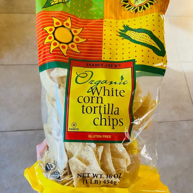 Organic White corn tortilla chips by Trader Joe's - Tier A kids snack